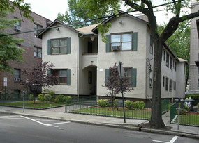 32 Mitchell Pl Apartments