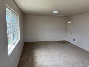 2061-2061 NE Wolverine Loop in Prineville, OR - Building Photo - Building Photo