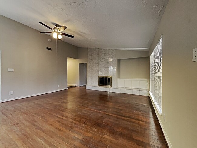 8615 Riverside Walk Ln in Houston, TX - Building Photo - Building Photo