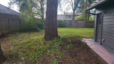 218 65th St in Springfield, OR - Building Photo - Building Photo