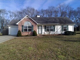 2235 Rosecran Cir in La Vergne, TN - Building Photo