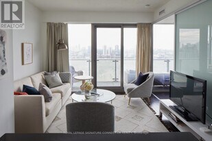 390 Cherry St in Toronto, ON - Building Photo