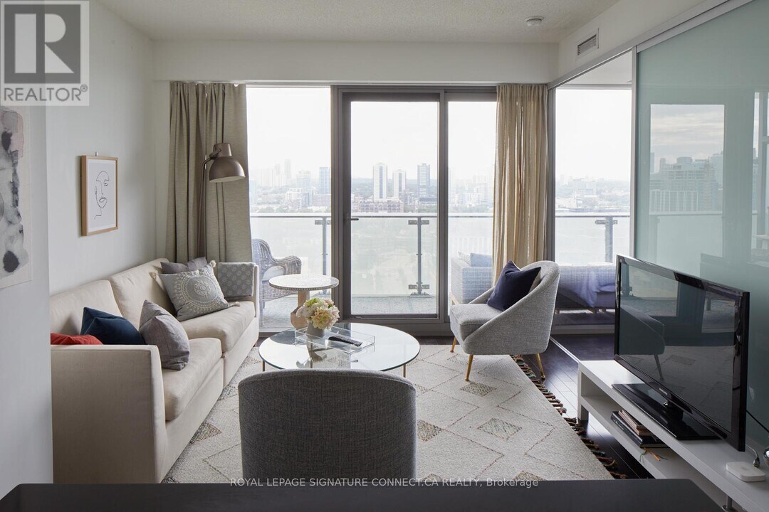 390 Cherry St in Toronto, ON - Building Photo