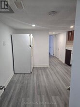 8 York St in Mississauga, ON - Building Photo - Building Photo