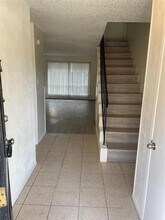 915 N Elm St in Denton, TX - Building Photo - Building Photo
