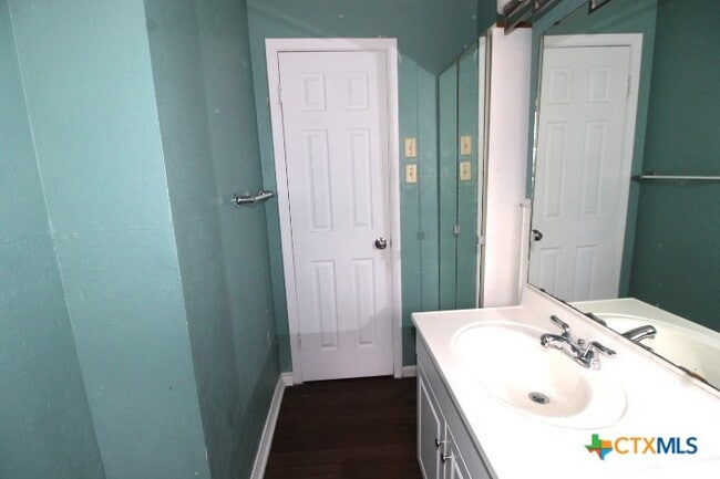 property at 1007 Robertson Ave