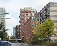 One East Fifteenth Place in Chicago, IL - Foto de edificio - Building Photo