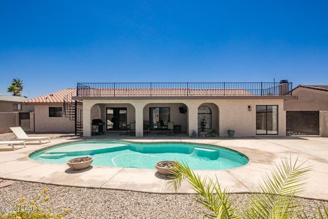3565 Big Chief Dr in Lake Havasu City, AZ - Building Photo