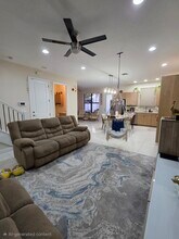 20914 NW 1st Dr in Pembroke Pines, FL - Foto de edificio - Building Photo