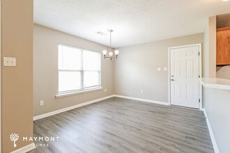 910 James Madison Dr in Benton, AR - Foto de edificio - Building Photo