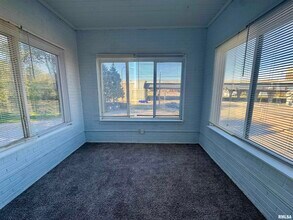 2028 7th Ave in Moline, IL - Building Photo - Building Photo