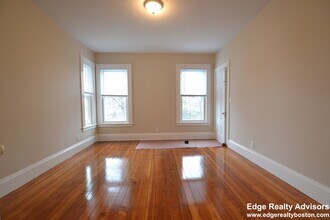29 Sparhawk St, Unit 2 in Boston, MA - Building Photo - Building Photo