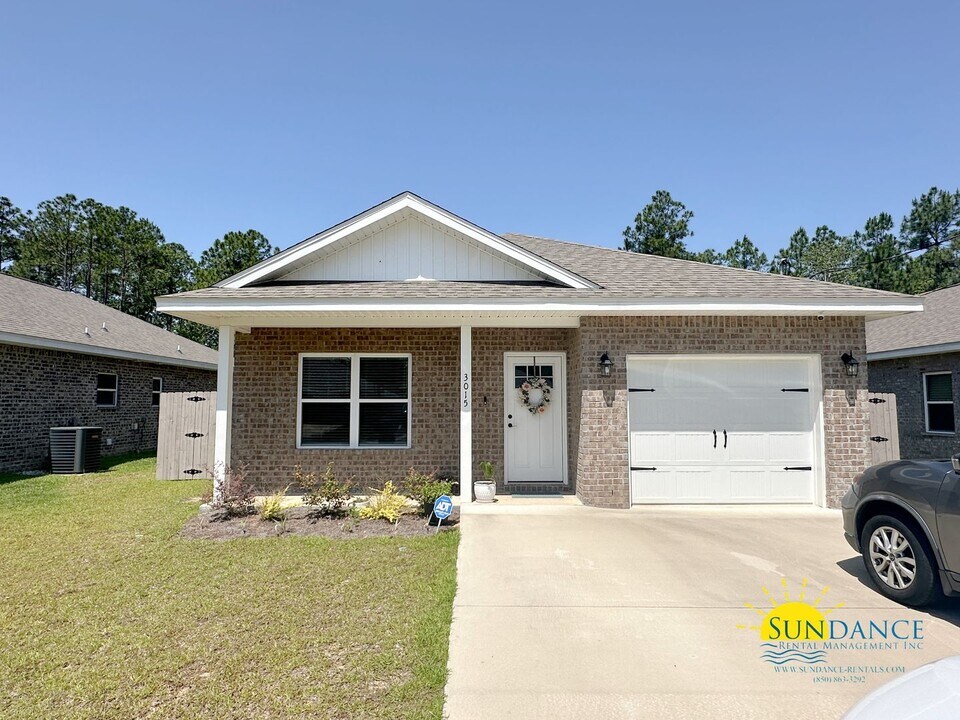 3015 N 33rd Ave in Milton, FL - Building Photo