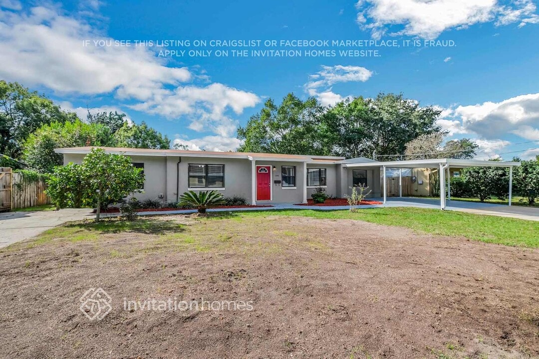 5750 Cedar Forest Dr N in Jacksonville, FL - Building Photo