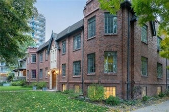 3132 E 17th Ave, Unit Elton Arms - Unit 12 in Denver, CO - Foto de edificio - Building Photo