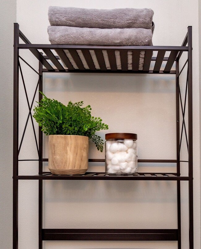 2515 E 37th St in Des Moines, IA - Building Photo - Building Photo