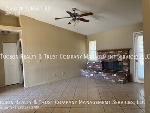 2580 W Sunset Rd in Tucson, AZ - Building Photo - Building Photo