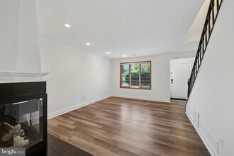 128 Granite Hill Ct in Langhorne, PA - Building Photo - Building Photo