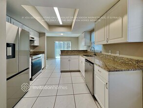 234 Regal Park Dr in Valrico, FL - Building Photo - Building Photo