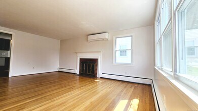 58 Jackson Ave in West Hartford, CT - Building Photo - Building Photo