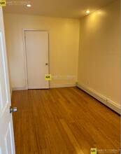 231 Maverick St, Unit 3 in Boston, MA - Foto de edificio - Building Photo