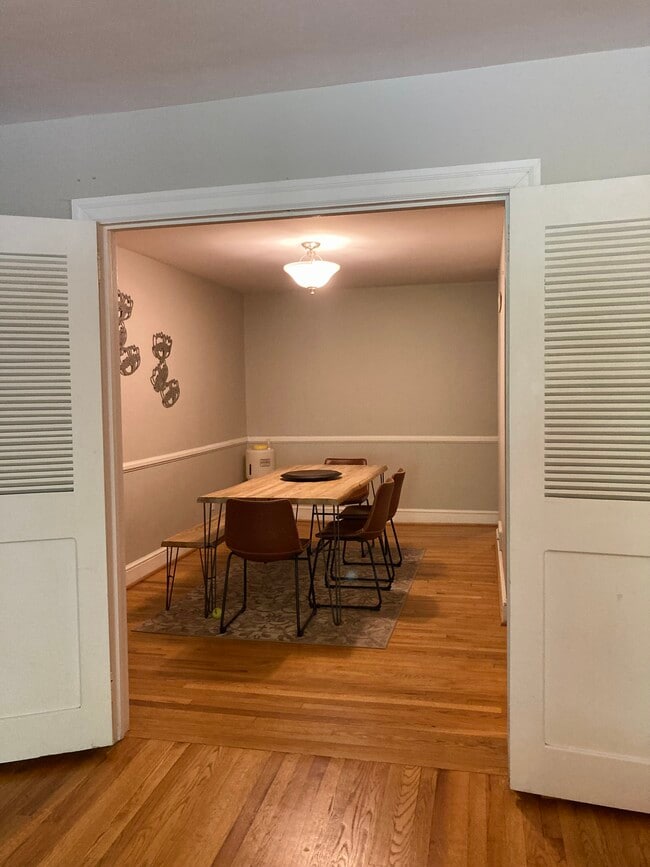 2835 Barmettler St in Raleigh, NC - Foto de edificio - Building Photo