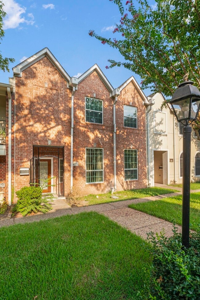 property at 4023 Breakwood Dr