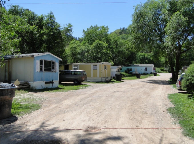 1200 S 6th St in Hot Springs, SD - Building Photo