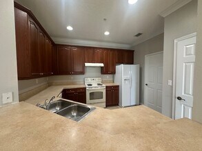 11565 Mizzon Dr #821 in Windermere, FL - Building Photo - Building Photo