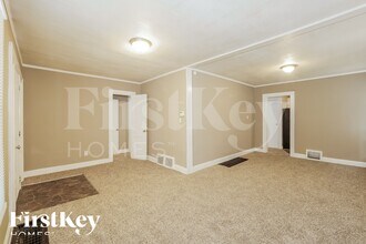 6220 Tracy Ave in Kansas City, MO - Foto de edificio - Building Photo