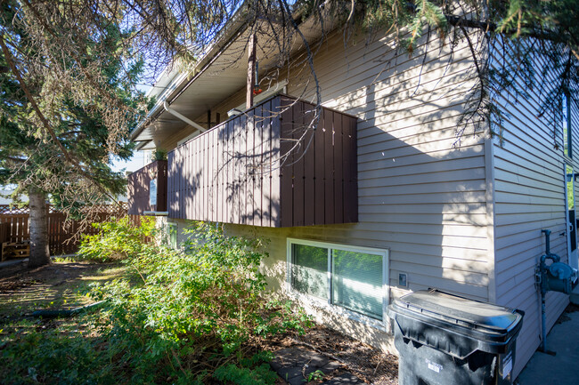 4516 73 St NW in Calgary, AB - Building Photo - Building Photo