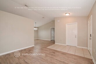 2174 E Gloria Dr in Deltona, FL - Foto de edificio - Building Photo