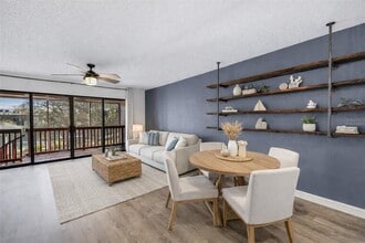 9613 Tara Cay Ct in Seminole, FL - Building Photo - Building Photo