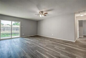 5717 Macrae St in Haltom City, TX - Building Photo - Building Photo