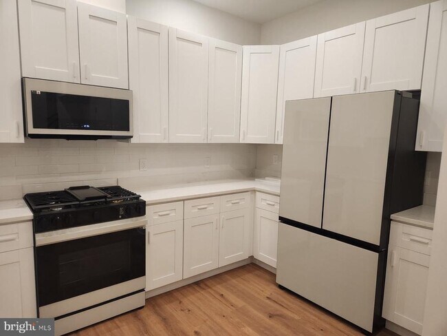 1329 Connecticut Ave NW in Washington, DC - Building Photo - Building Photo