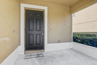 4329 Winding River Way in Land O Lakes, FL - Foto de edificio - Building Photo