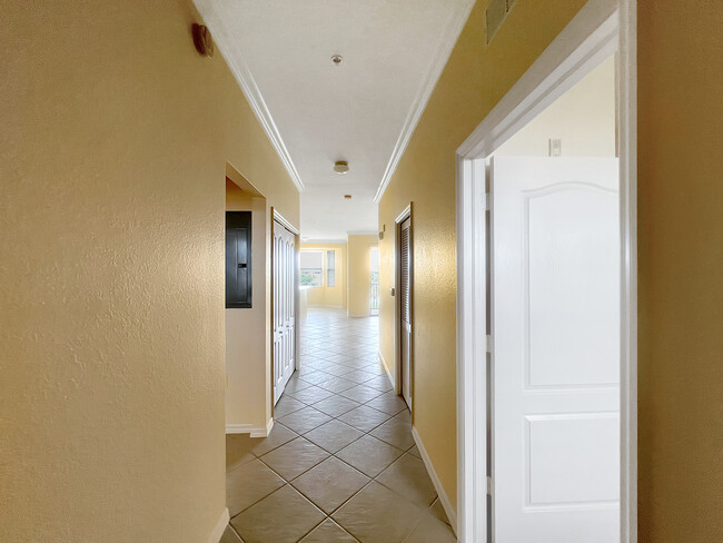 8490 Kingbird Loop in Ft. Myers, FL - Building Photo - Building Photo