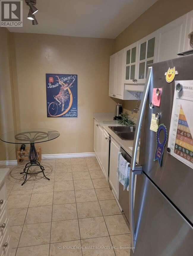 85 Emmett Ave in Toronto, ON - Building Photo - Building Photo