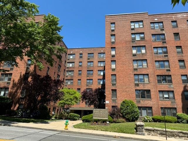 11 Lake St in White Plains, NY - Foto de edificio