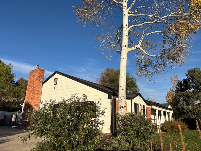 property at 2713 Northcrest Dr