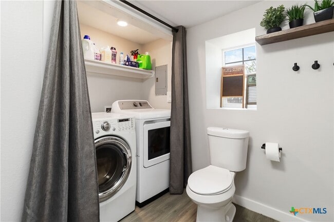 property at 2495 Lakeshore Dr