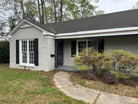 2100 SpringHill Ave in Mobile, AL - Building Photo