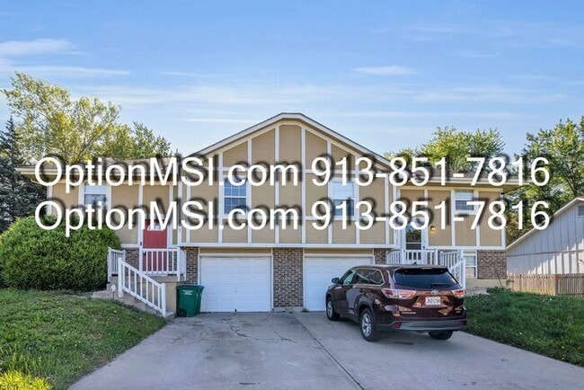 property at 101 SE Greystone Dr