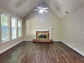 4960 Hopeland Dr in Powder Springs, GA - Building Photo - Building Photo