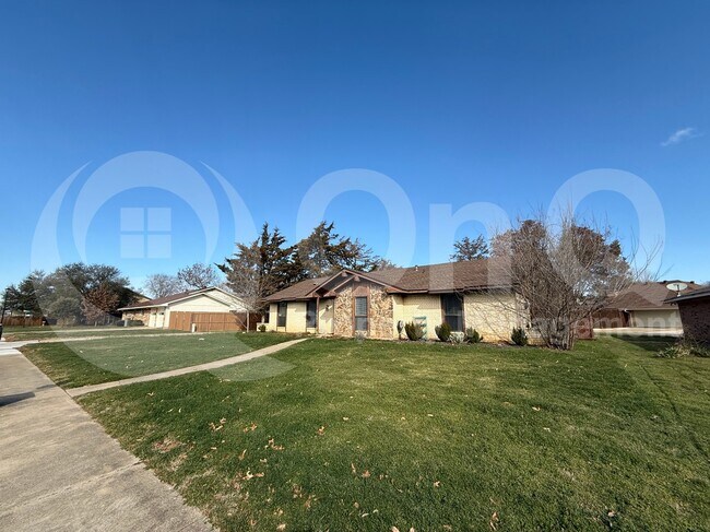 69 Lakewood Dr in Hickory Creek, TX - Building Photo - Building Photo