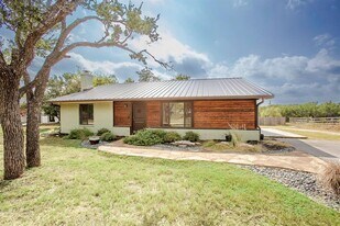 301 Judy Dr in Dripping Springs, TX - Building Photo