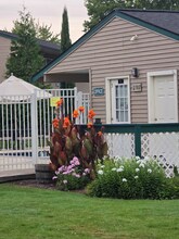 2762 SE 7th Ave in Albany, OR - Building Photo - Building Photo