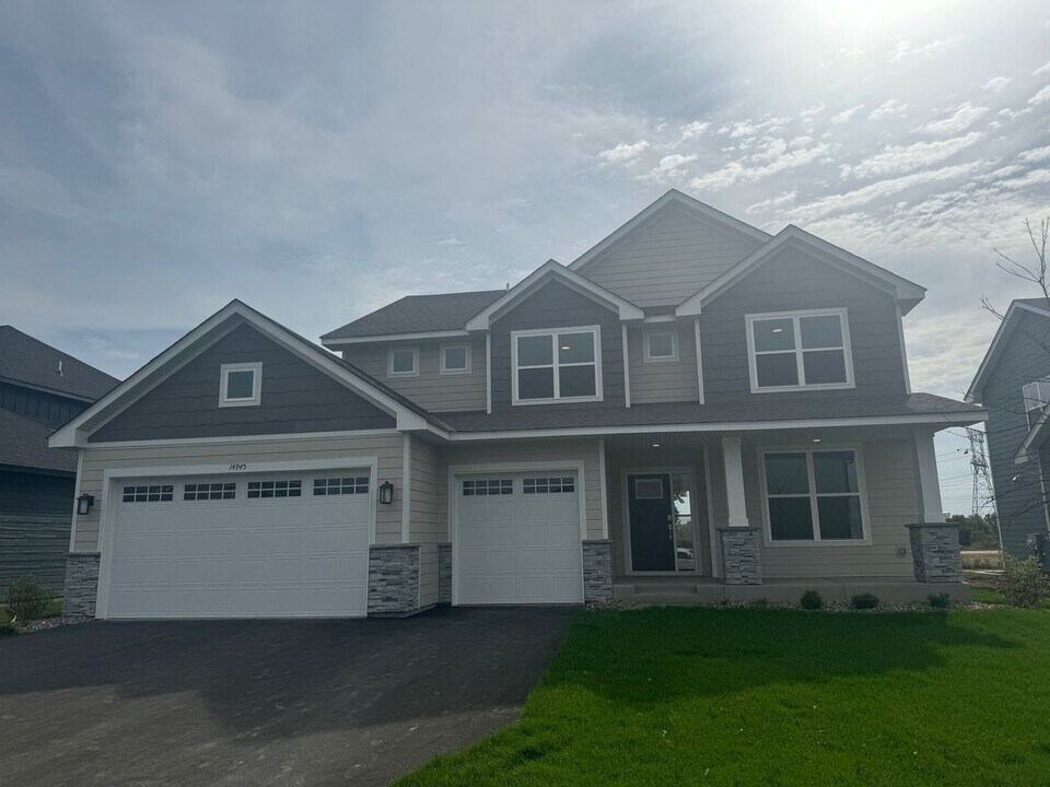 149xx 105th Pl N in Maple Grove, MN - Building Photo