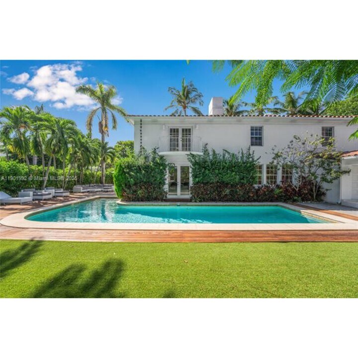 140 N Hibiscus Dr in Miami Beach, FL - Foto de edificio