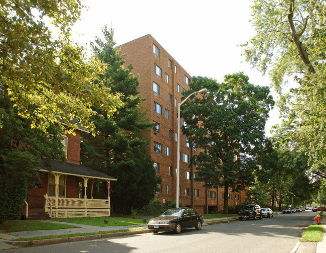 Marshall Apartments in Hartford, CT - Building Photo - Building Photo